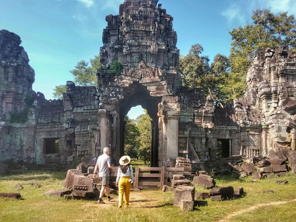 Gate to Prasat Preah Khan Kompong Svay, Preah Vihear