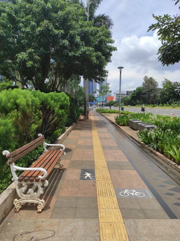 Accessible sidewalk at Sudirman Jakarta, photo by doc_dells
