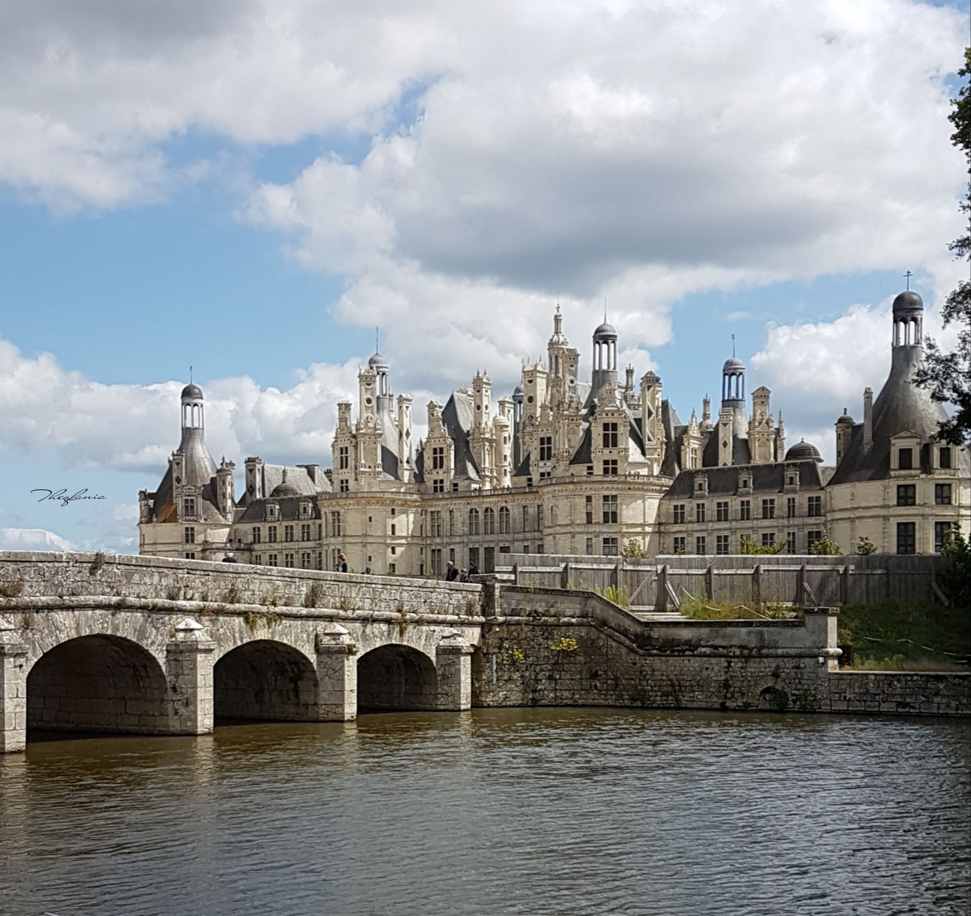 Chambord Castle & Domain (Official)