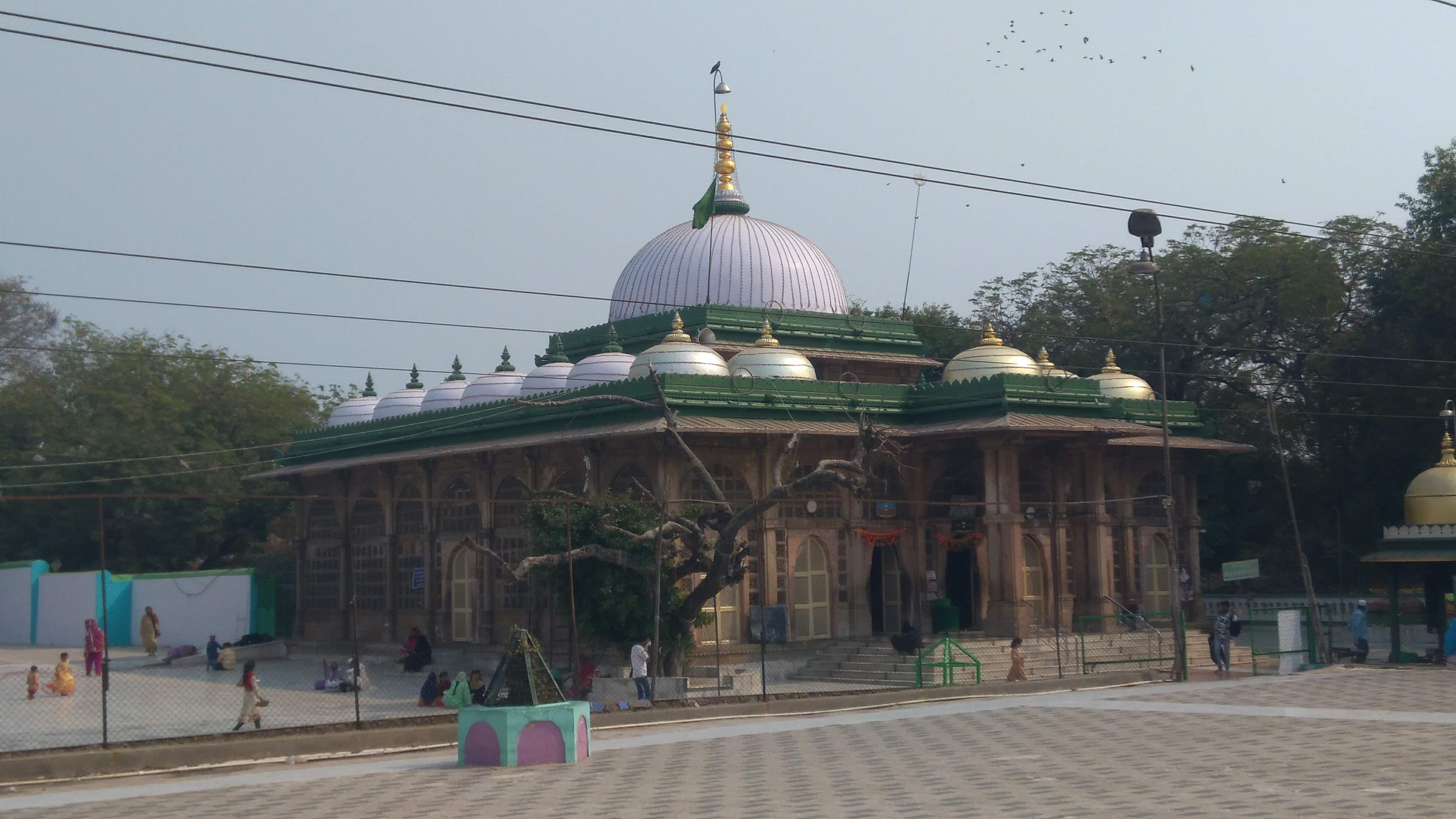 Local Guides Connect Shah Alam Roza Most Revered Shrine In Ahmedabad Local Guides Connect