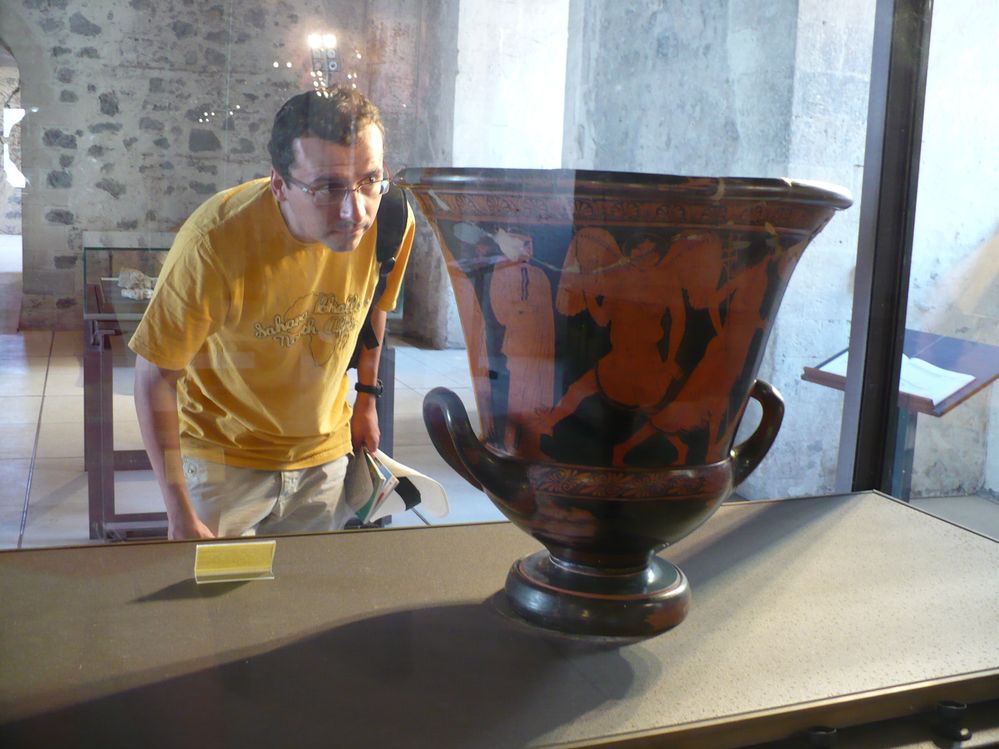 A red-figure technique vase and me