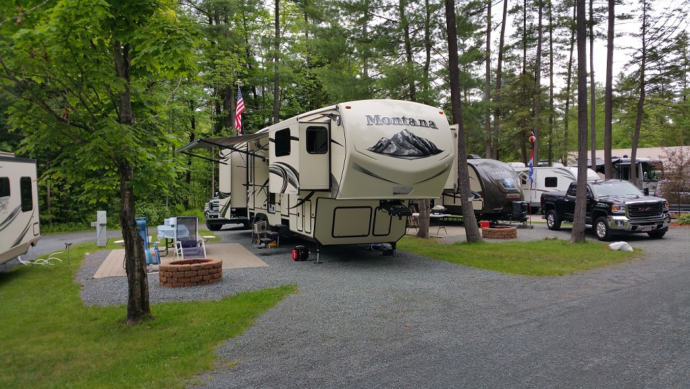 Local Guides Connect Kennels at Hershey Park for the annual RV Show