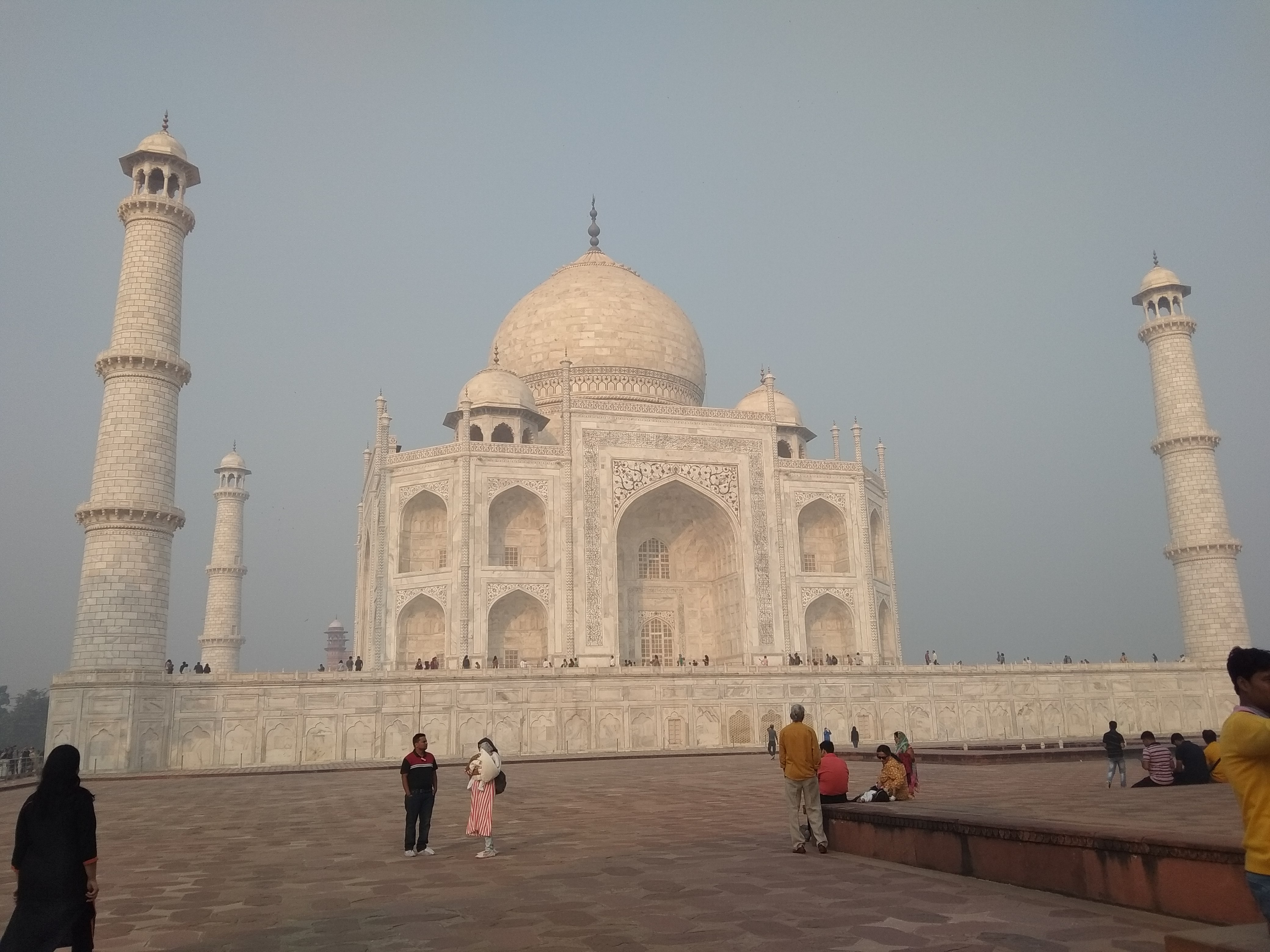 Majestic View of Taj mahal😍 . Tag your friends with whom you want