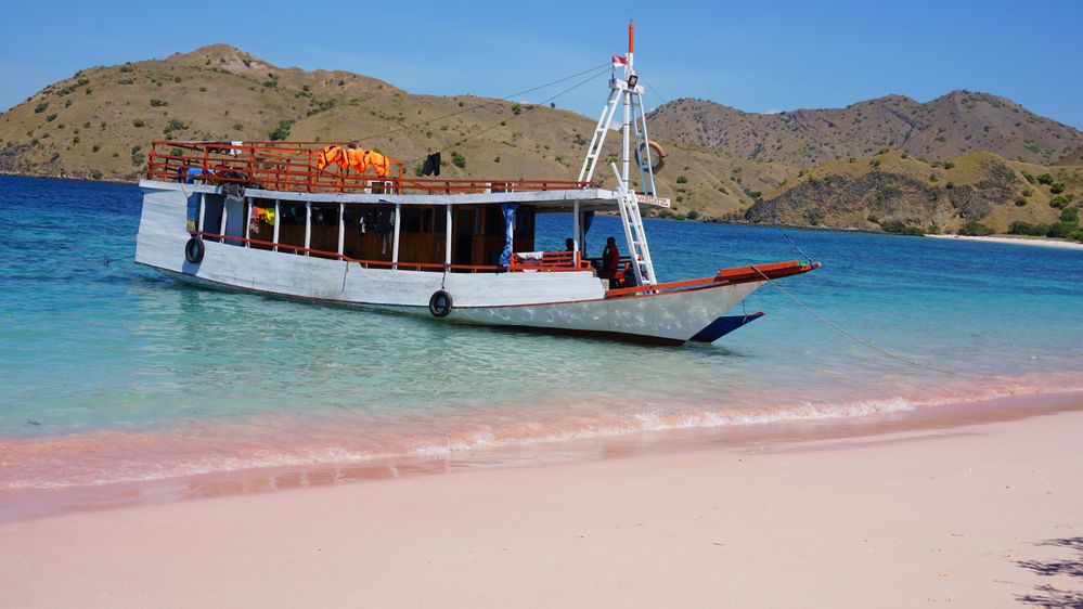 A photo of a standard liveaboard boat to explore Komodo National Park.